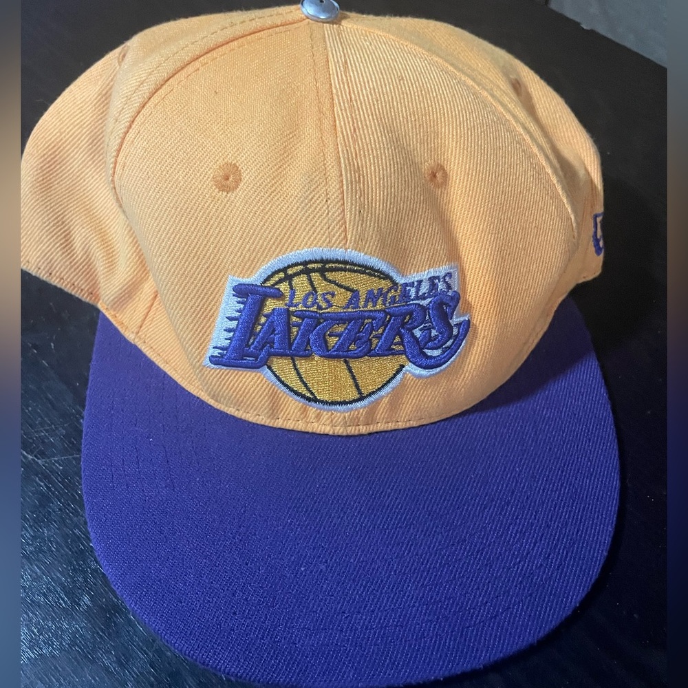 AUTHENTIC LAKERS CAP